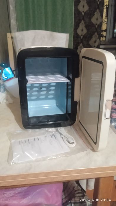 Продам новый мини холодильник