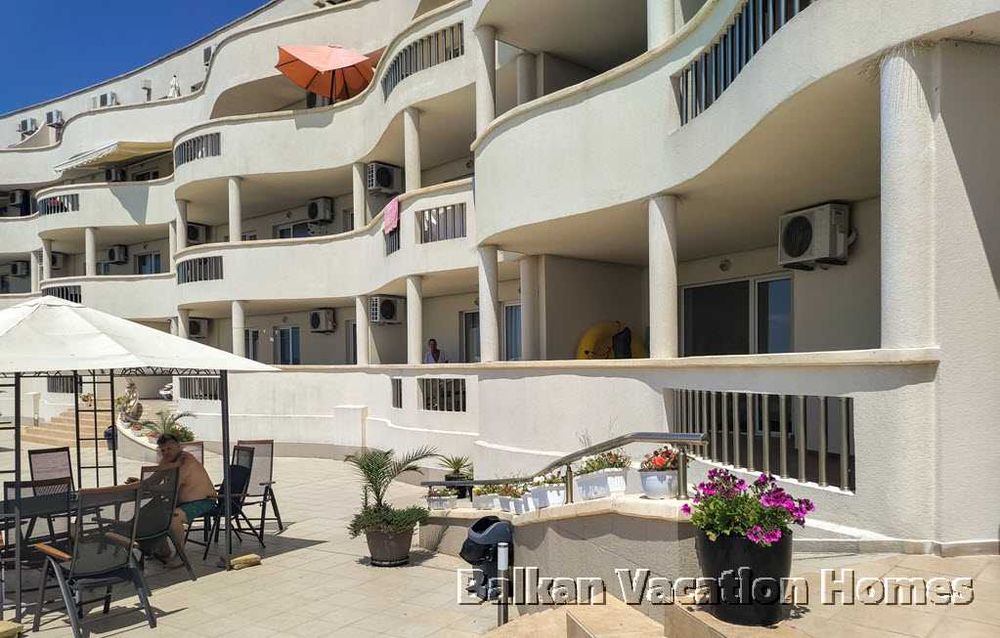 Продава се Тристаен апартамент в Бяла - 109 кв.м за 417 €/кв.м - Снимка #17