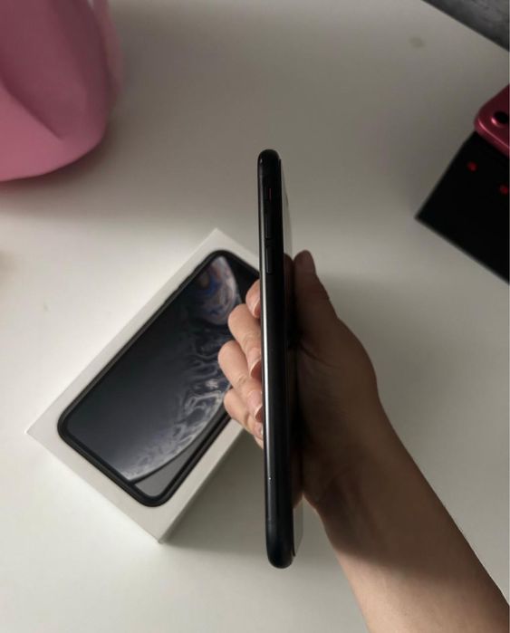 IPhone XR 128gb в хорошем сост.