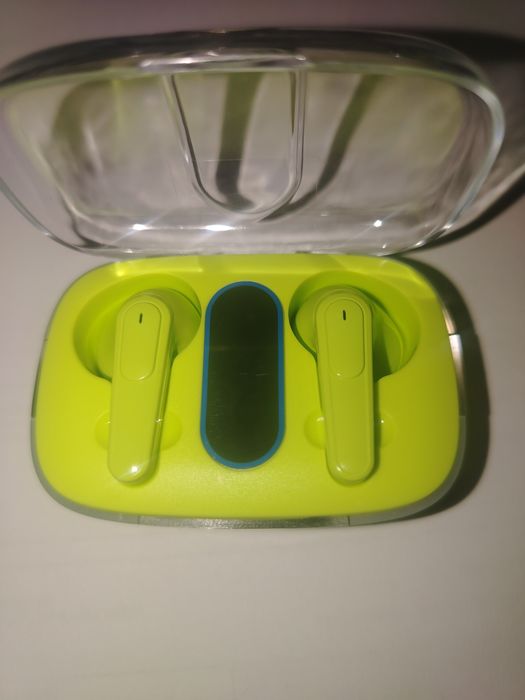 Căști audio noi.