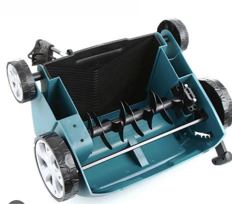 Închiriere Scarificator și Tăvălug pt Gazon si ingrijire profesioanala