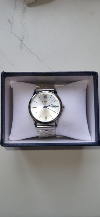 Casio часы кварцевые  продаётся