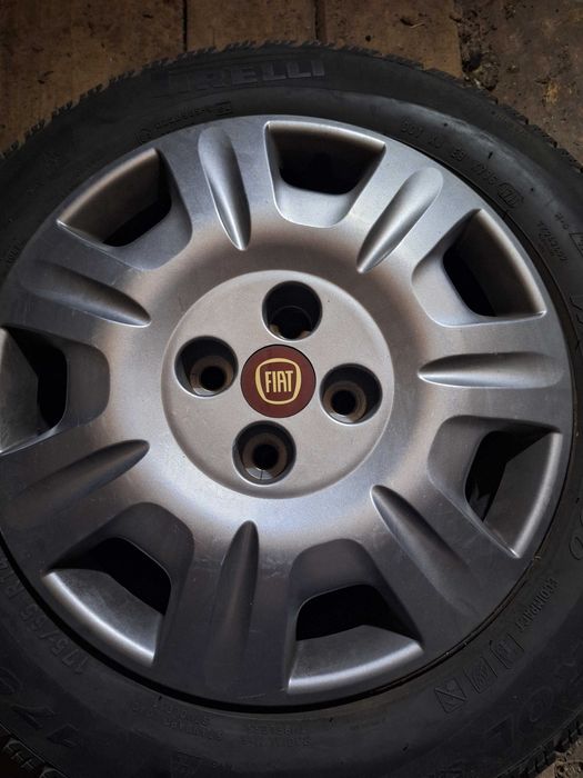 Set 4 roti iarna R14 Pirelli 175/65 R14 + Capace Fiat 500