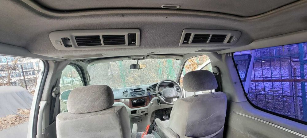 Toyota HiAce Regius 1997 г