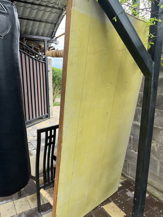 Продам стол срочно