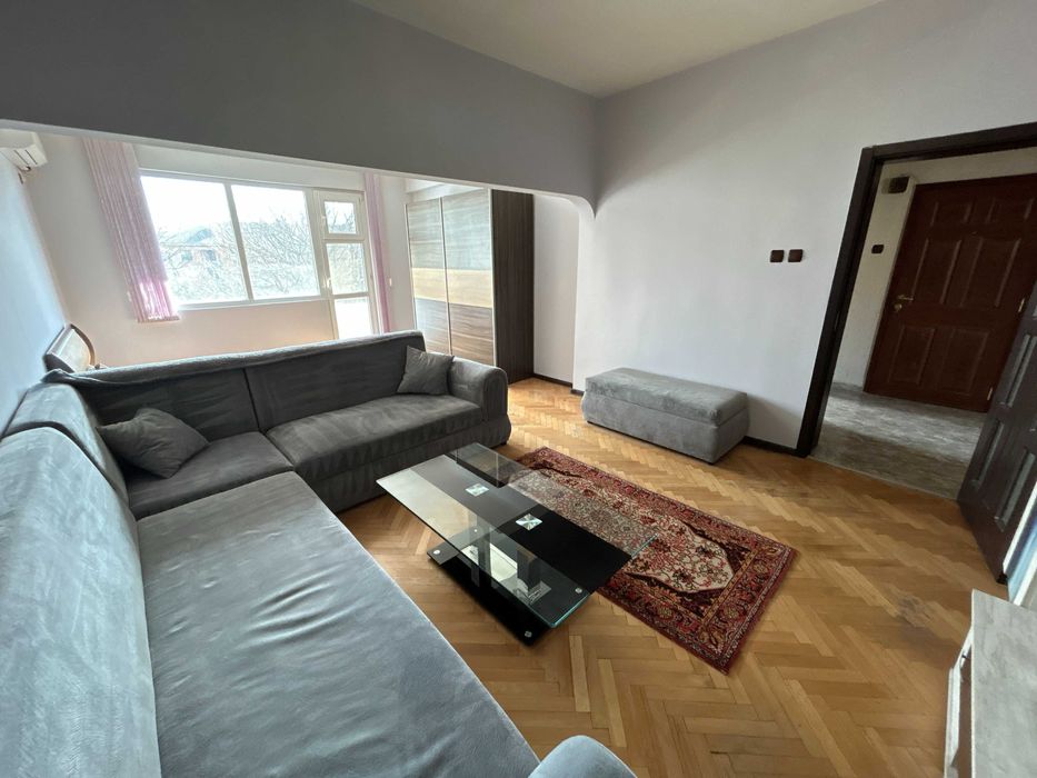 Продава/Дава под наем четиристаен апартамент зад Съвета в град Димитровград