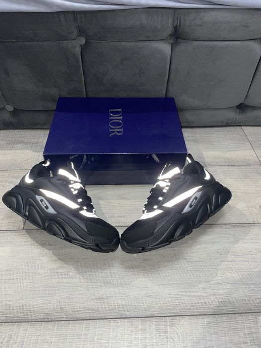 Dior B22