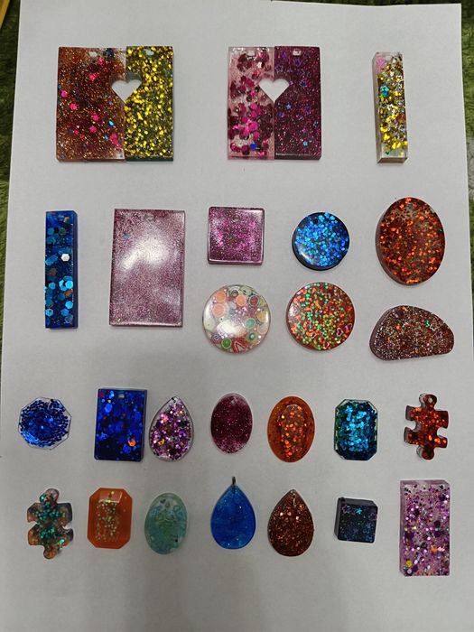 Брелки, серьги, кулоны из эпоксидной смолы