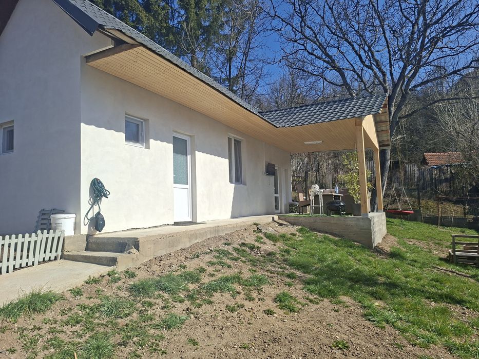 Vând casa ultracentral