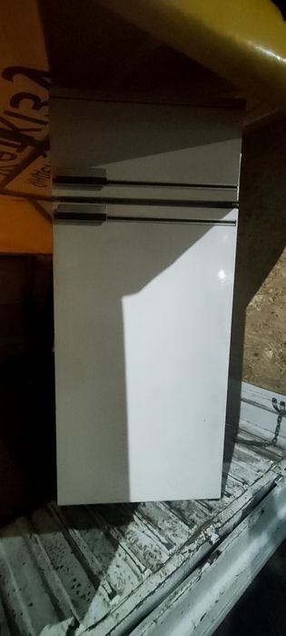 Халадилник б/у средни атлична работайет