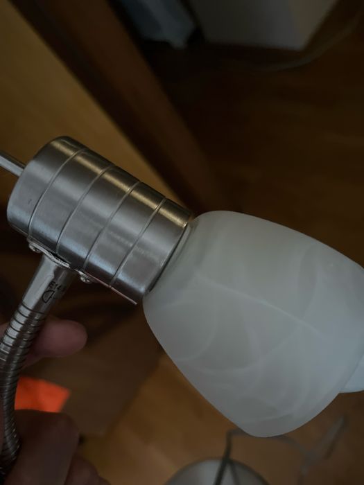 продам настольную лампу