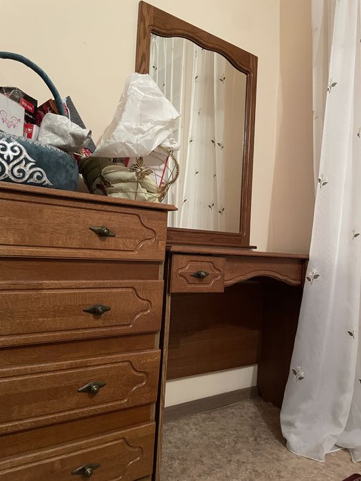 Комод с зеркалом