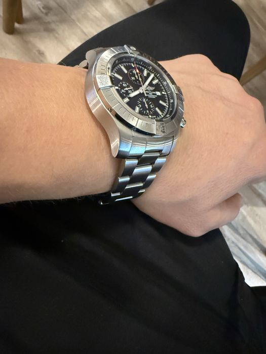 Breitling Super Avenger Chronograph  48mm. Оригинален, като нов. 2024г