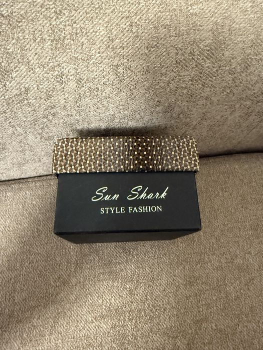 Галстук, запонки и платок