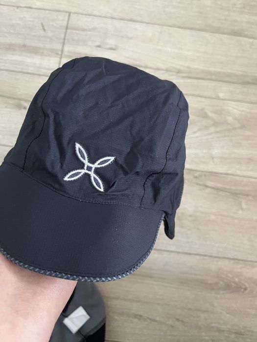 Caciuli Mammut si Montura S barbati