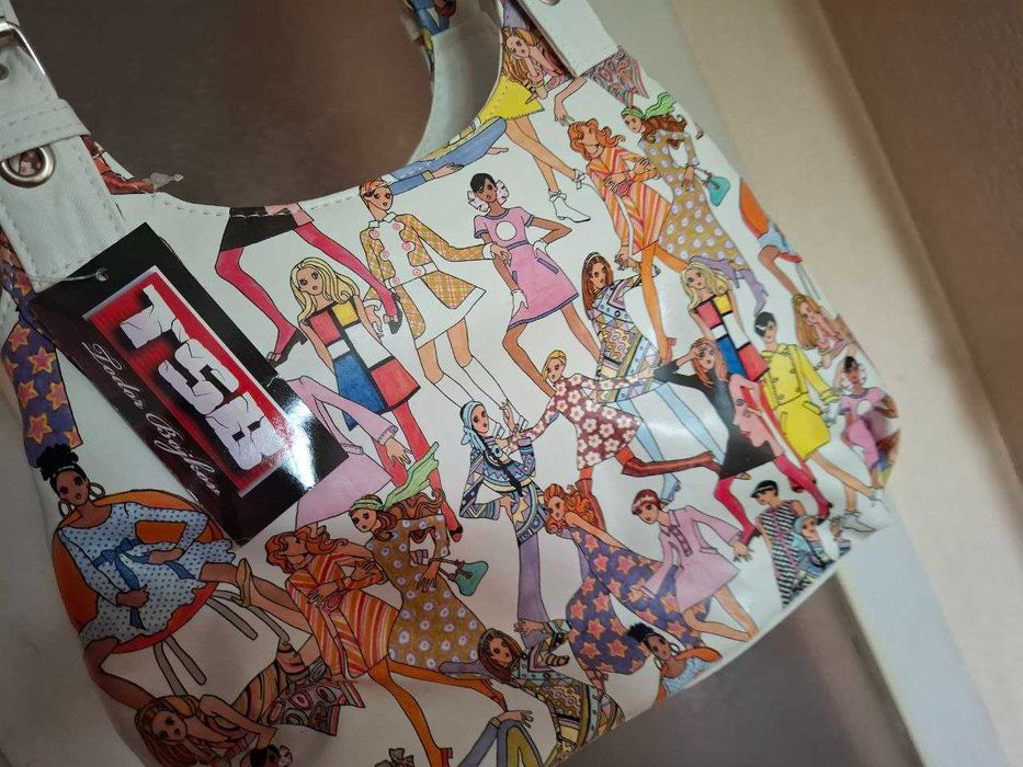 Дамска или момичешка чанта с интересен дизайн, НОВА, с етикет!