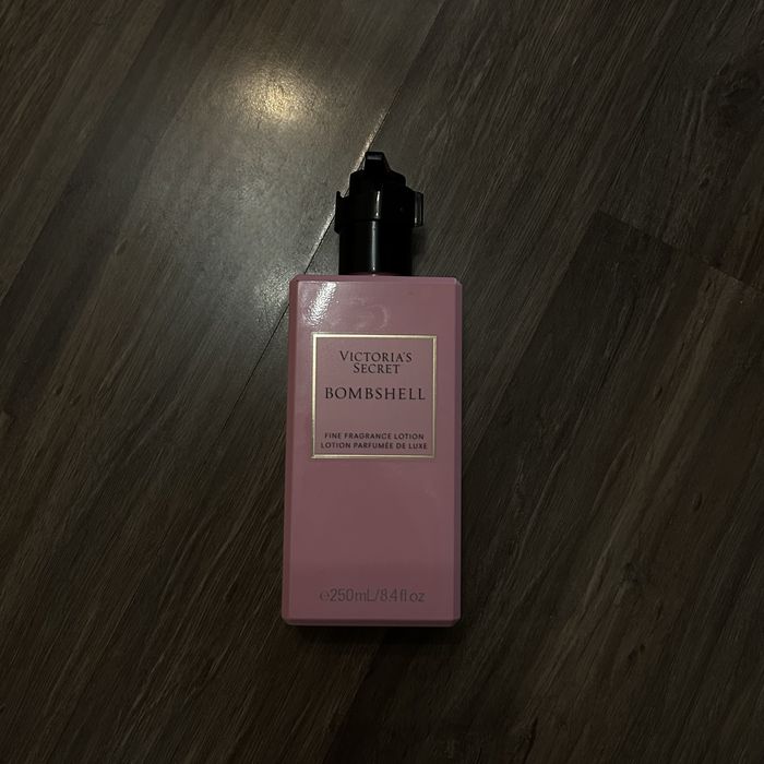 VICTORIA’S SECRET BOMBSHELL  Лосион за тяло