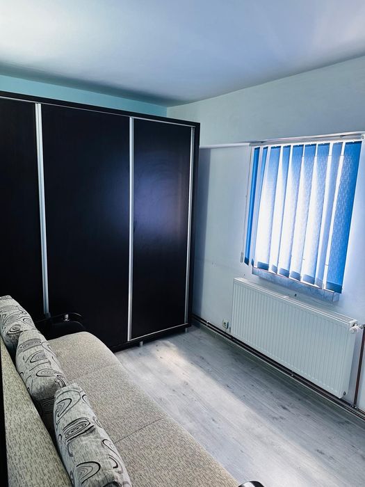 Închiriez apartament central