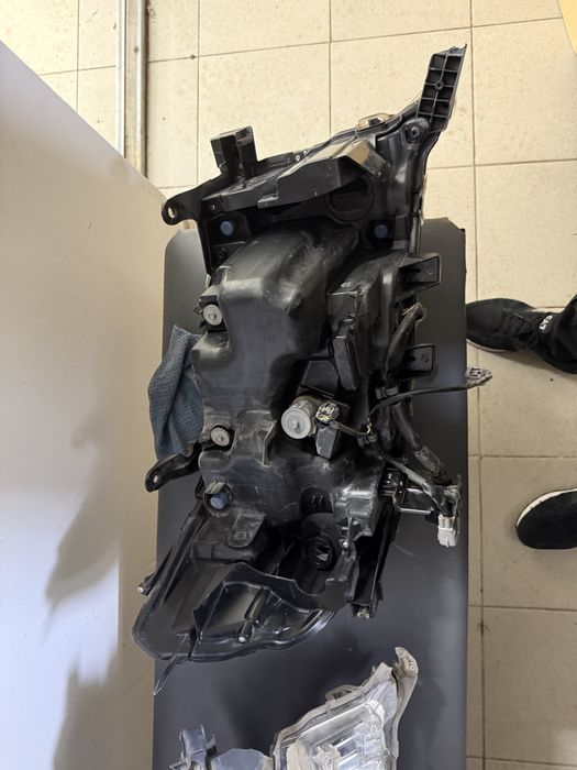 Фара б/у оригинал от LC 200 год 2018