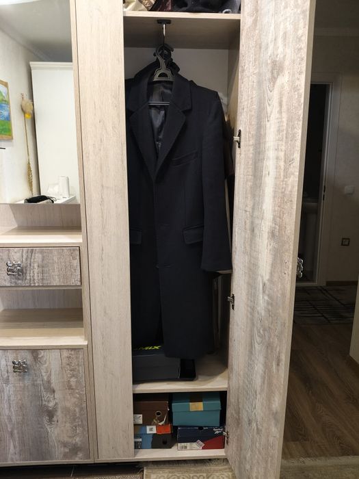 Продам шкаф в прихожую