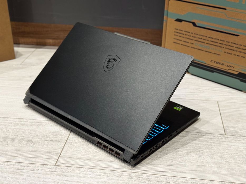 RTX 4050 6gb /i5 13420H /512GB SSD /16GB / Гаранция /15.6 144hz / CYBORG