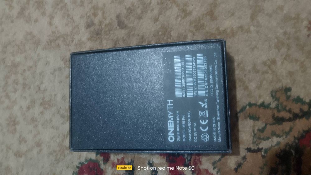 Mini smartfon sotiladi