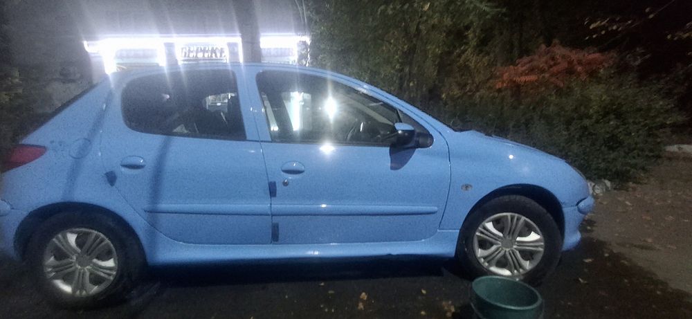 Peugeot 206 автомат 2001г