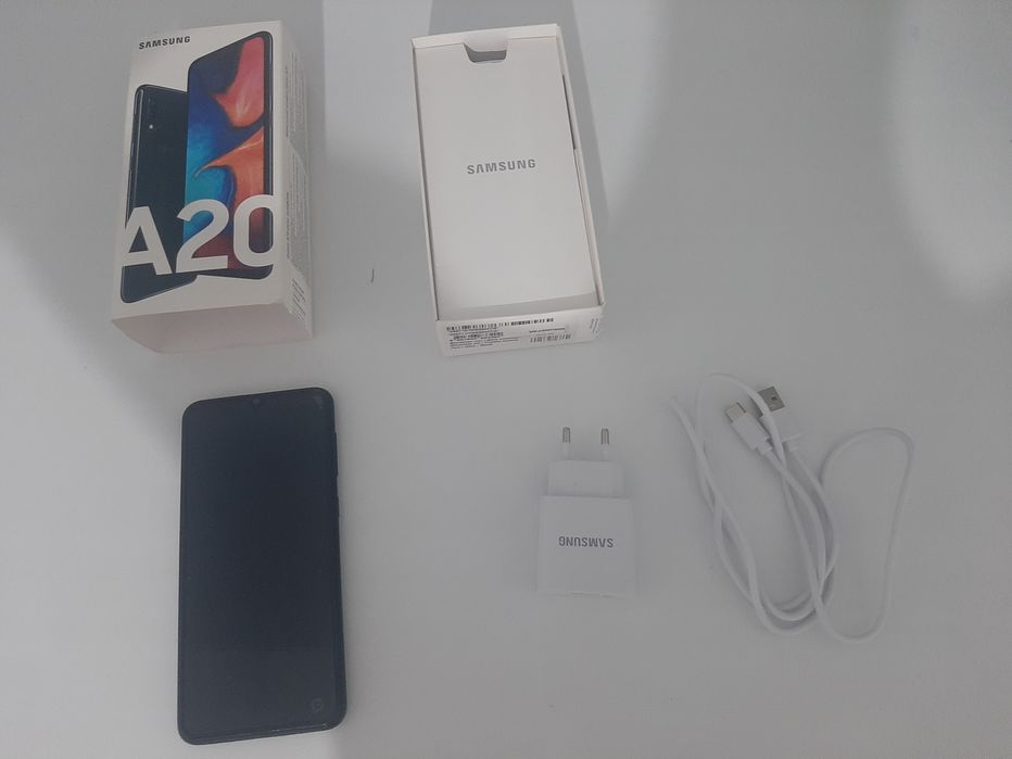 Продам Samsung A20