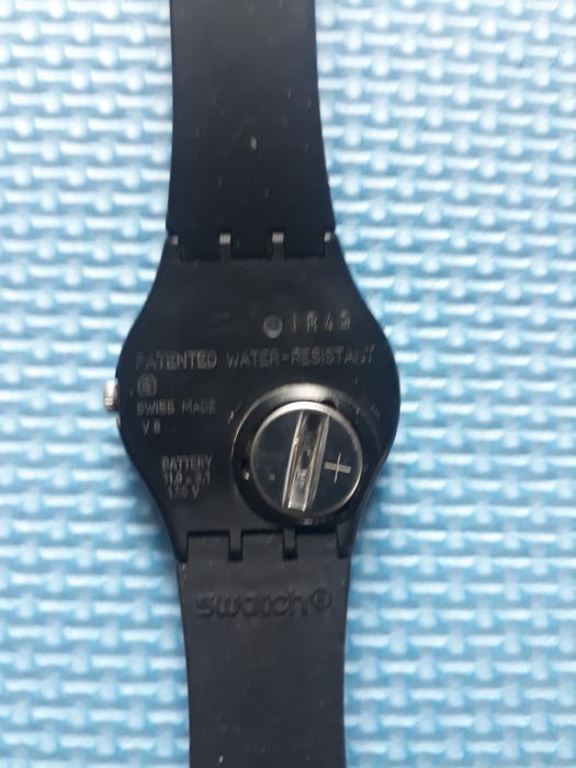 Часы  кварцевые Швейцарские