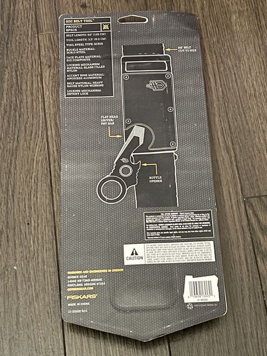 тактически колан с вградени в катарамата нож+ключ за оцеляване