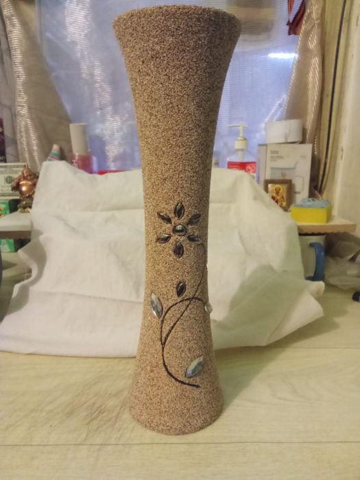 Декоративная ваза