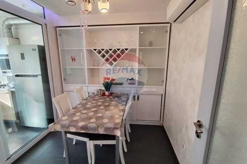 Продава се Тристаен апартамент в София, Център - 88 кв.м за 9 €/кв.м - Снимка #4