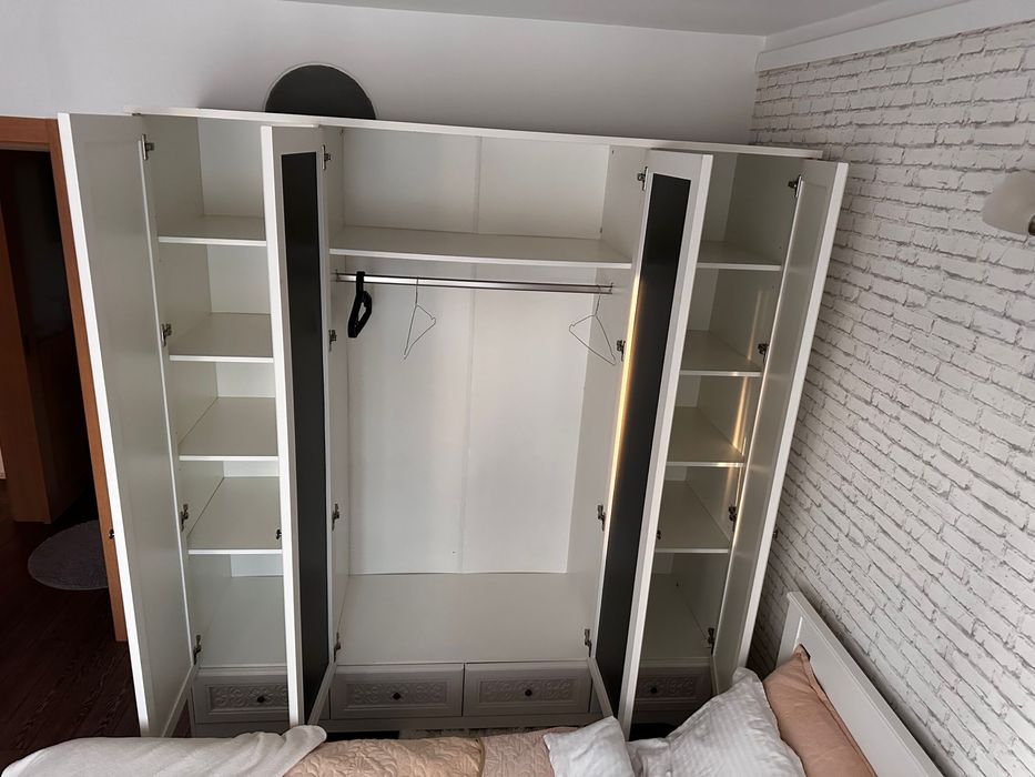 Sifonier cu 4 usi din lemn masiv, alb