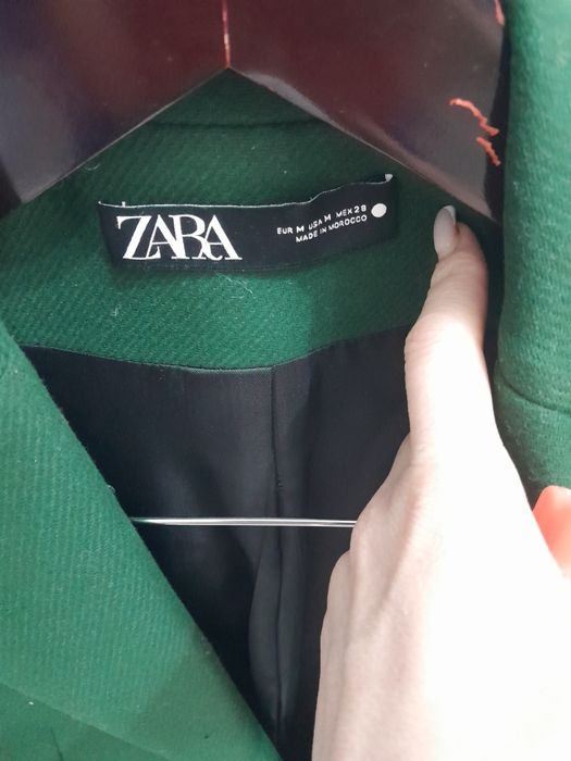 Продам пальто zara срочно
