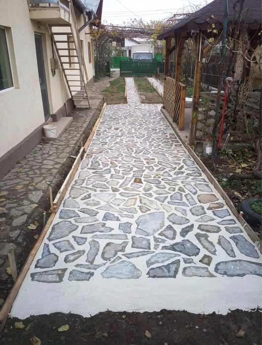 Pavaj din piatra naturala de munte , piatra de rau avem mai multe modele