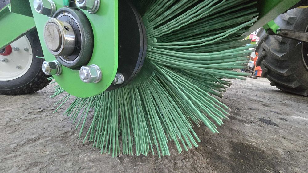 Щетка коммунальная тротуароуборочная 1.6/ 1.8/ 2.0, Россия