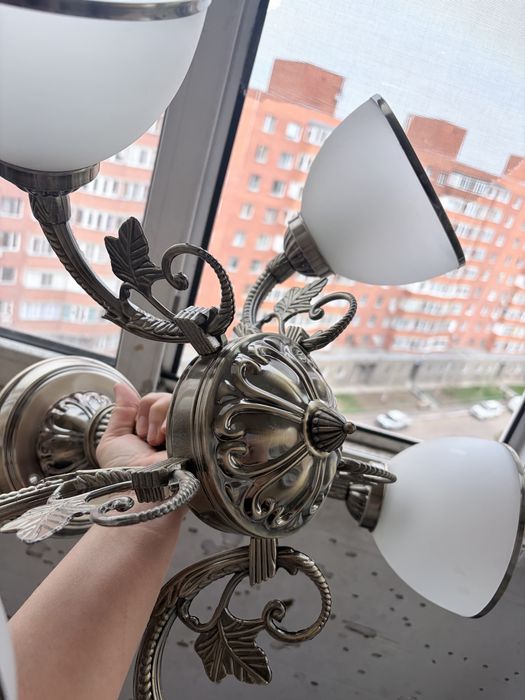 Продам люстру за 5000