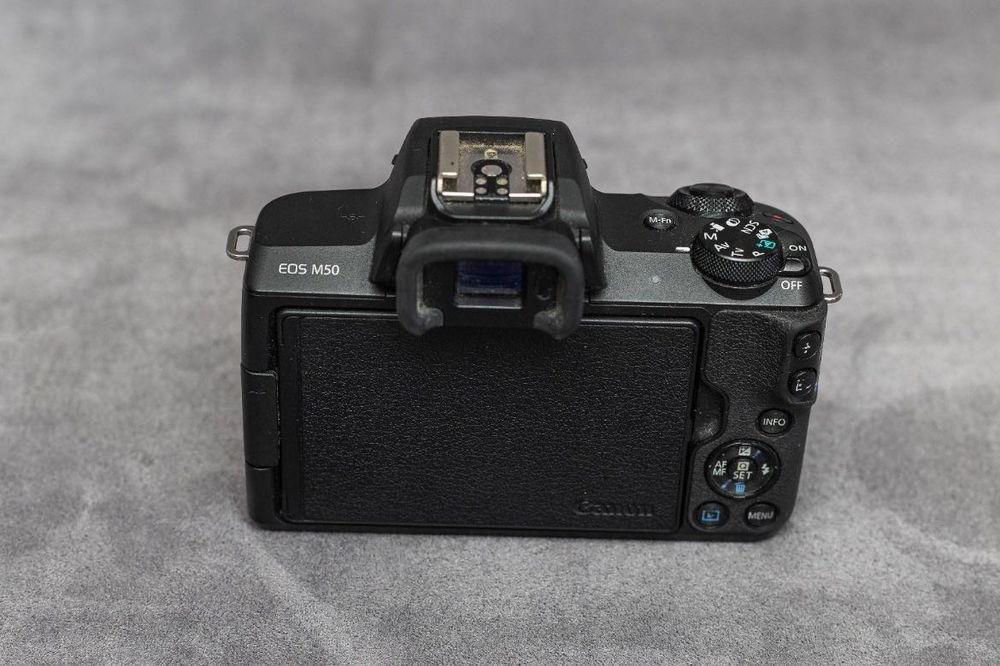 Срочно комплект: Canon EOS M50 + 3 объектива + аксессуары