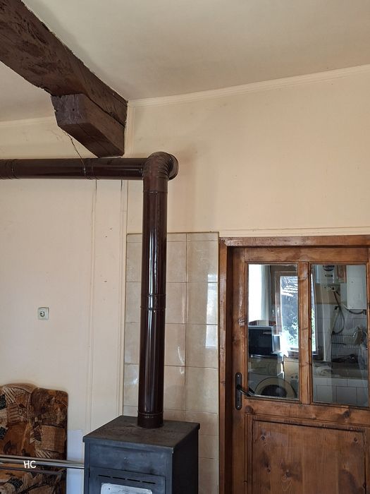 Продавам  двуетажна къща