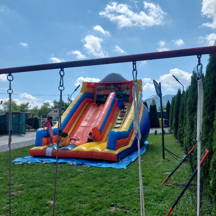 Tobogan / topogan gonflabil gigant de inchiriat.Loc de joaca ptr copii