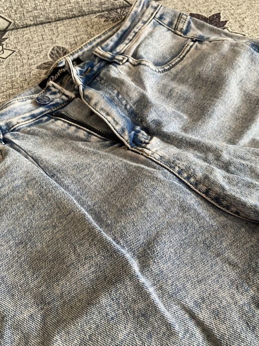 Джинсы голубые, серые, черные