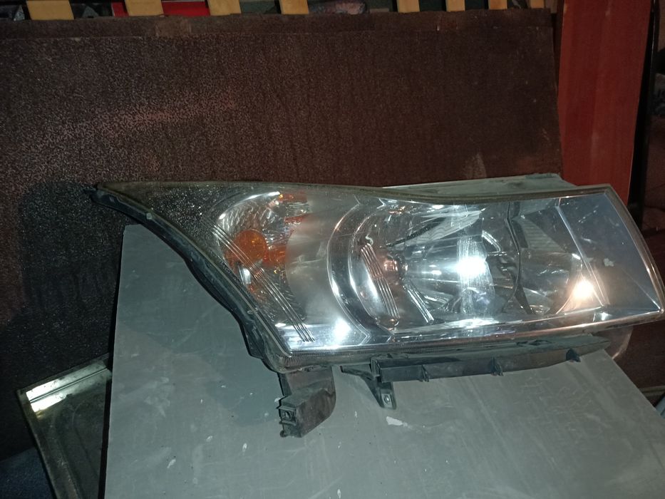 Продам фару Шевроле Круз