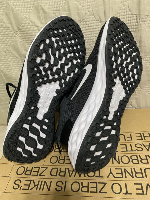 Продам кроссовки 38 размер оригинал NIKE