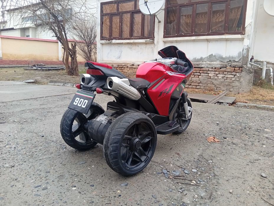 Зудлик билан болалар скутери сотилади