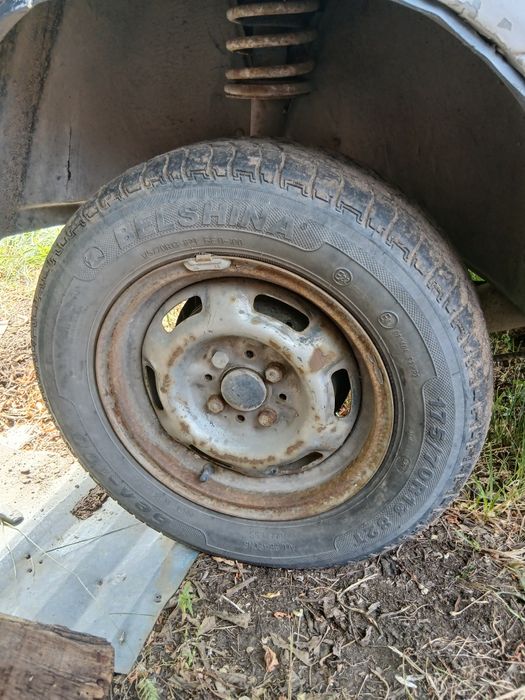 Продам резина с дисками для ваз/70 R13