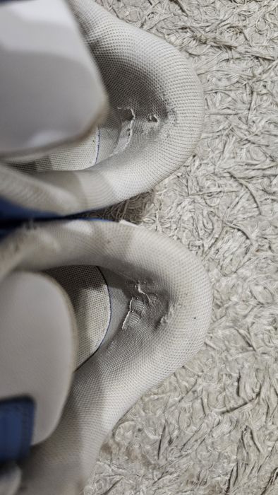 Sneakersi Adidași Puma albi cu detalii albastre baby-blue, nr 36