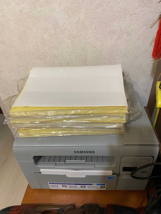 стикер самоклеящийся глянцевый