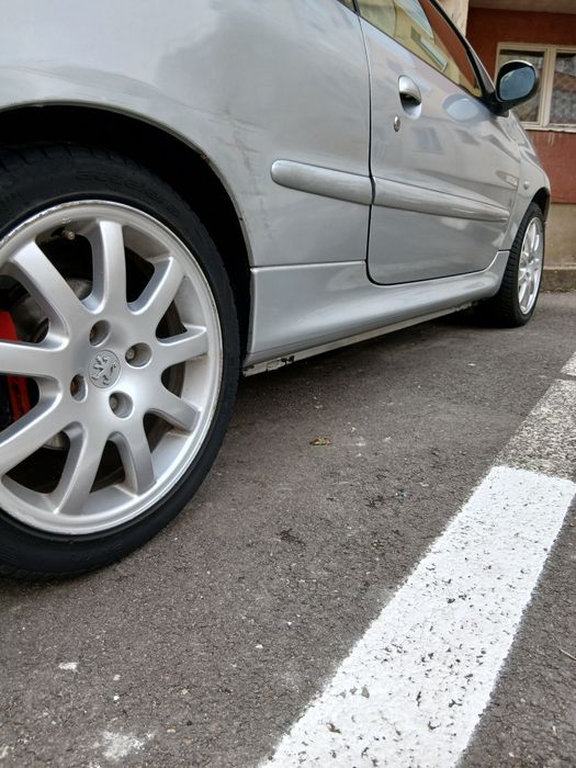 Peugeot 206 cc .