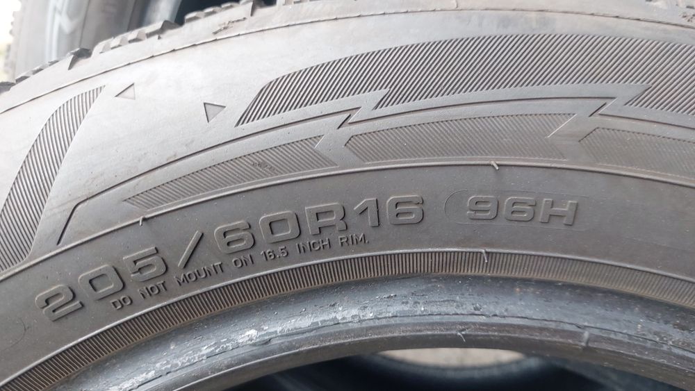Зимни гуми 205 60 16 Goodyear Ultragrip Performance 4 броя