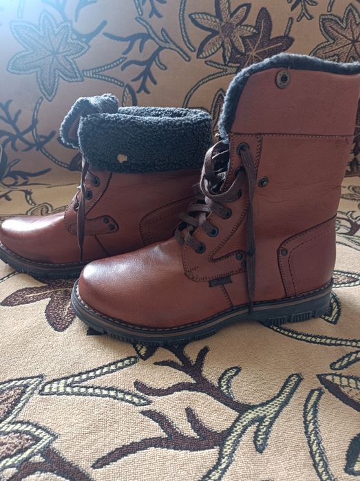 Продам демисезонную обувь